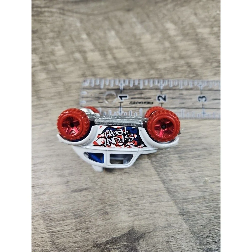Hot Wheels Stunt Team Baja Volkswagen Bug Diecast 1/64 Mattel Loose Toy Car